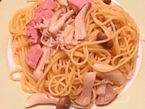 簡単♪きのこと厚切りベーコンの和風パスタ